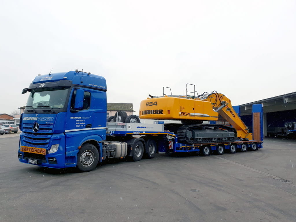 Trailers on rent hire in Mumbai